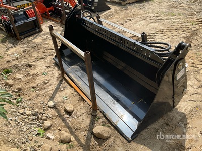 2025 GIYI GY-KH72F 72 in Multi-Purpose Skid Steer Bucket (Unused)