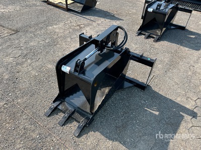 2025 GIYI GY-SGB20 20 in Stump Skid Steer Grapple Bucket (Unused)