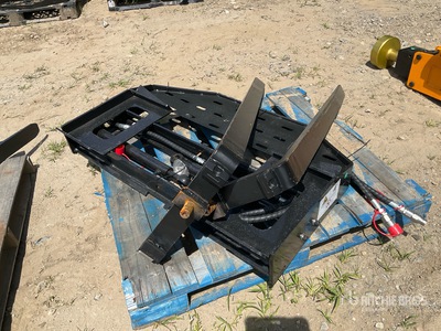 2025 GIYI GY D-CYHC 59 in Side Shift Skid Steer Forks (Unused)