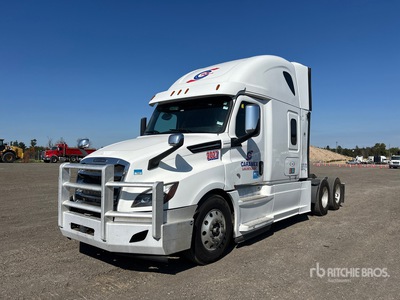 2020 Freightliner Cascadia 126 6x4 T/A Sleeper Truck Tractor
