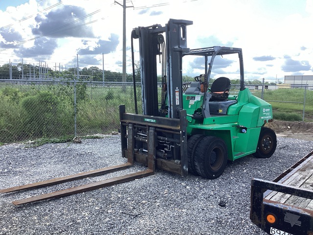 2017 Mitsubishi FD70N 9000 lb Pneumatic Tire Forklift