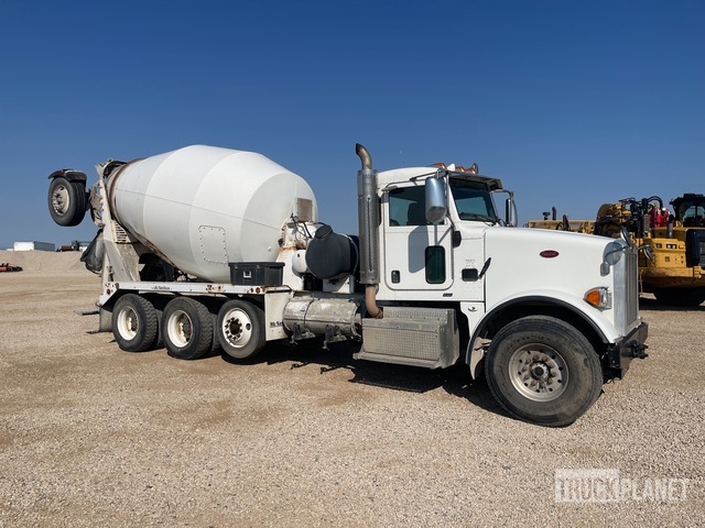 CAMIóN REVOLVEDOR 2015 PETERBILT MCNEILUS 11 CYD