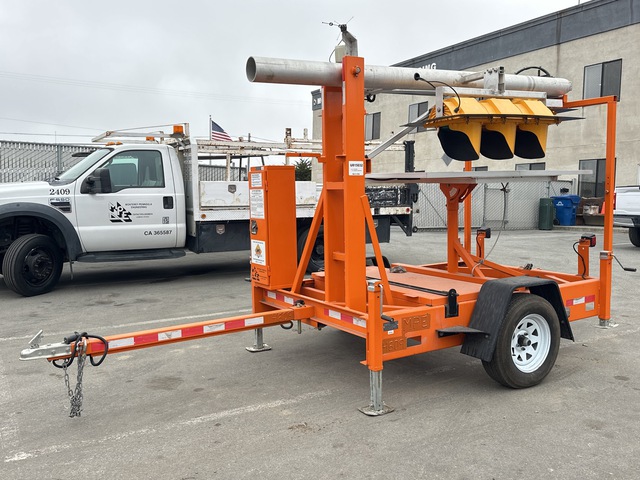 2023 North America Traffic Gen3-PTL 2.4X S/A Solar Traffic Light