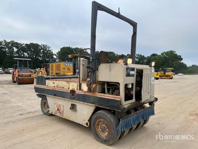COMPACTADOR NEUMáTICO INGERSOLL RAND PT125R