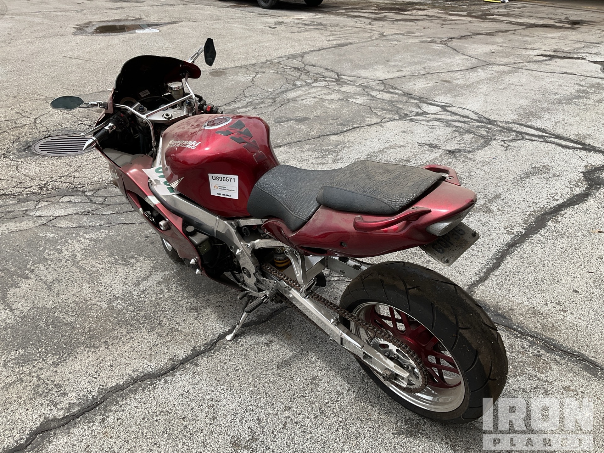 r i n a 2000 Kawasaki Ninja ZX-9R Sport Bike (Inoperable) in Parma