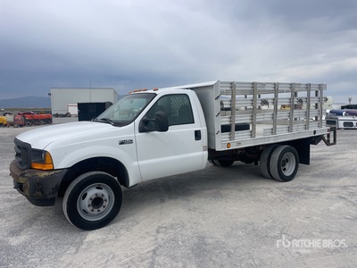 2001 Ford F-450 XL 4x2 Flatbed Truck