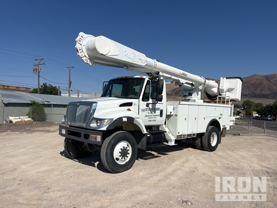 Altec AM55 55 ft on 2002 International 7300 4x4 Bucket Truck