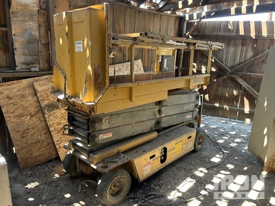 Grove SM3184XT Electric Scissor Lift