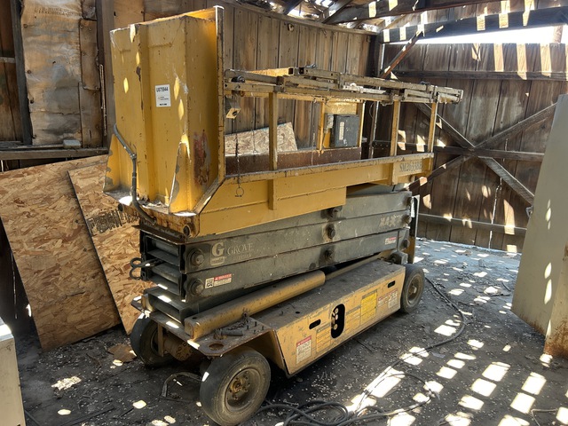 1994 Grove SM3184XT Electric Scissor Lift