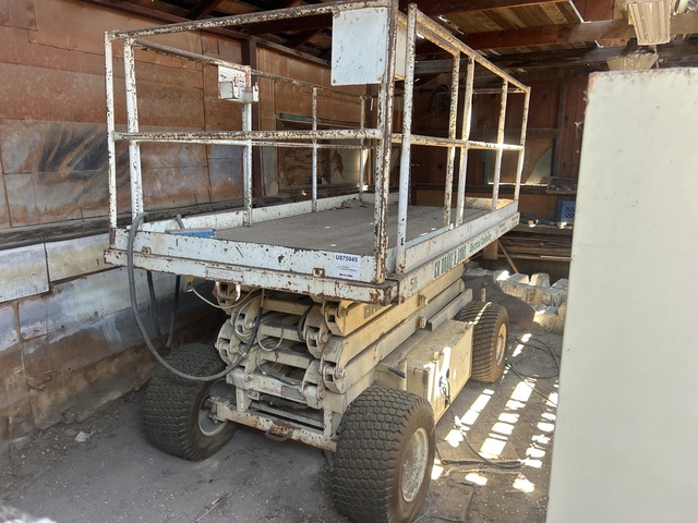 Hunter 2560 Electric Scissor Lift (Inoperable)