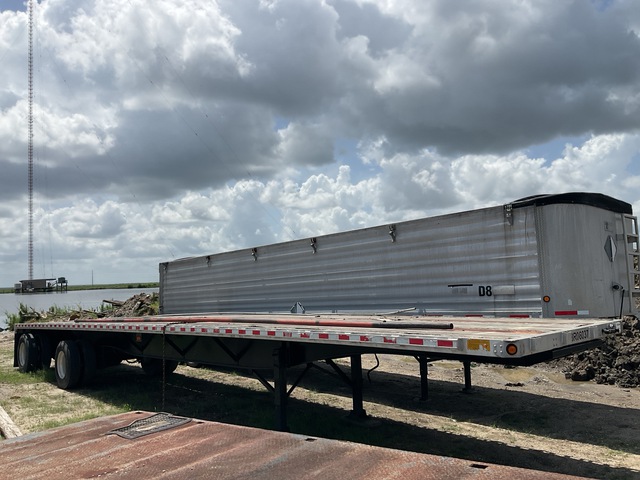 2006 Utility 48 ft T/A Flatbed Trailer 2006 Utility 48 ft T/A Flatbed Trailer