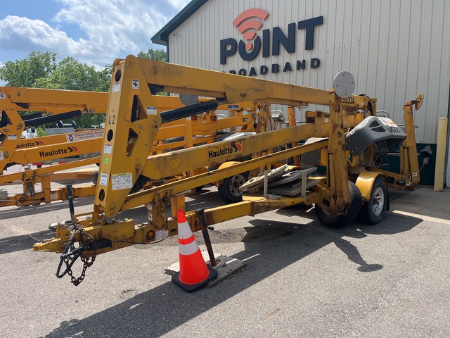 2013 Haulotte 5533A Electric Tow-Behind Articulating Boom Lift 2013 Haulotte 5533A Electric Tow-Behind Articulating Boom Lift