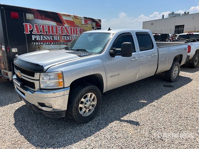 2014 Chevrolet Silverado 2500 HD 4x4 Crew Cab Pickup