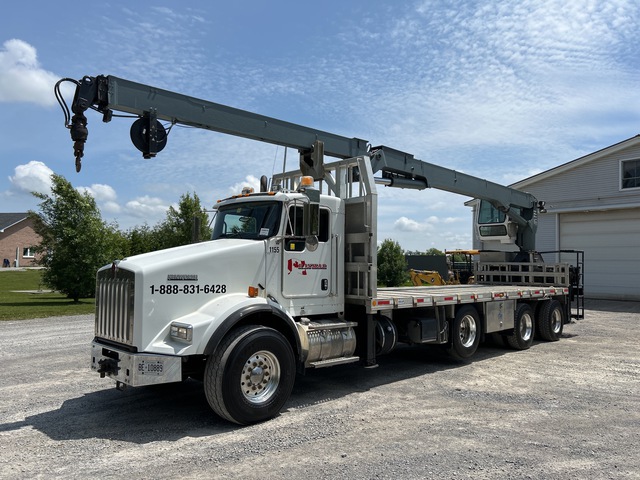 Terex 330 Articulated Boom on 2011 Kenworth T-800 splandor 6x4 Boom Truck