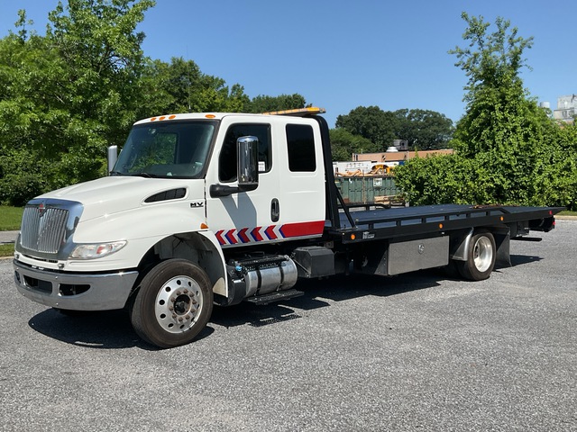 2021 International 4300 4x2 Extended Cab Rollback Truck