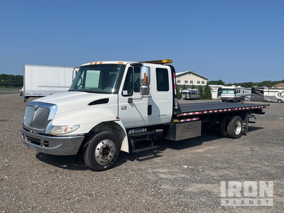2007 International 4300 4x2 Extended Cab Rollback Truck