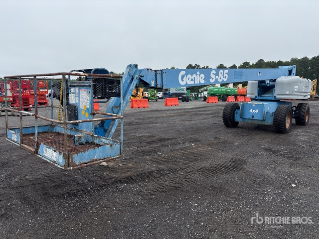 2000 Genie S-85 4WD Diesel Telescopic Boom Lift | Ritchie Bros. Auctioneers