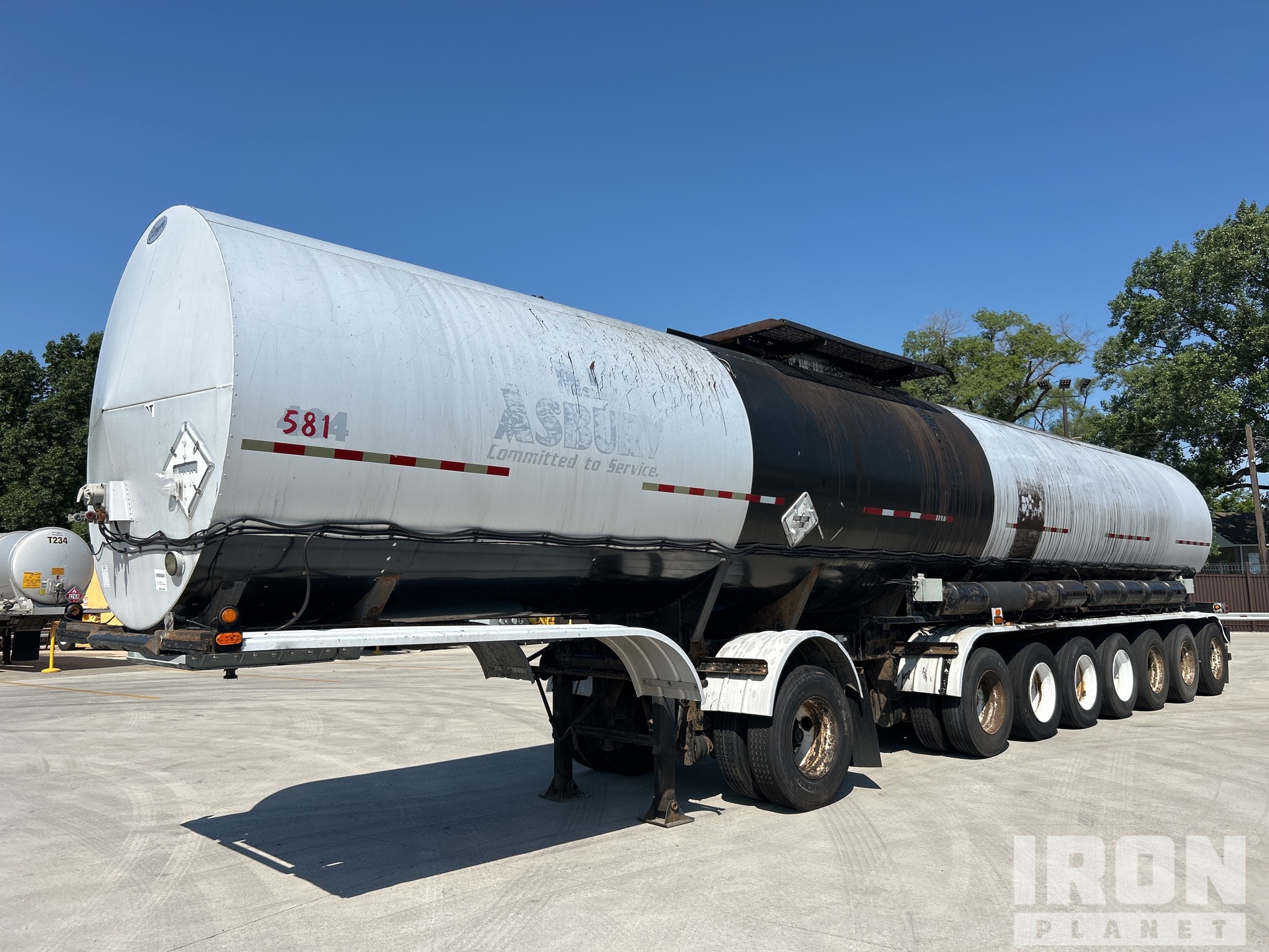 2007 Etnyre T5940 8 Axle 12500 gal Remorque-citerne à asphalte