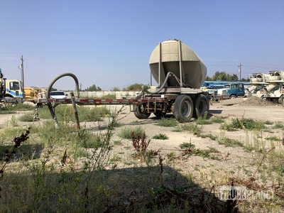 1976 Fruehauf Tri/A Turntable A-Train Pup Pneumatic Bulk Trailer