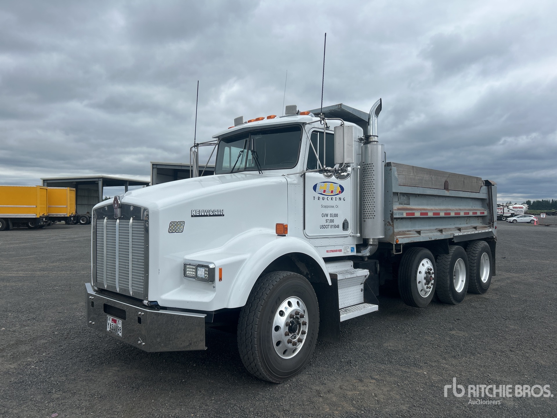 1992 Kenworth T800 8x4 شاحنة قلابة /ثلاثة محاور