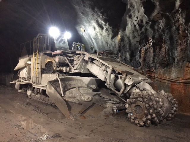 2009 (unverified) Sandvik MT720 Crawler Boom Type Tunneling Roadheader 2009 (unverified) Sandvik MT720 Crawler Boom Type Tunneling Roadheader