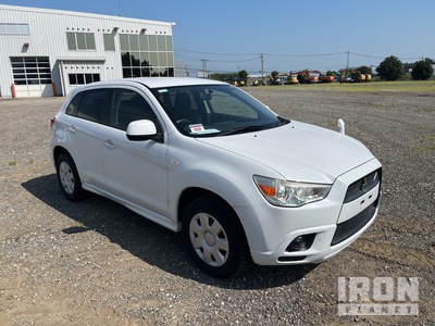 2011 年 Mitsubishi RVR Automobile