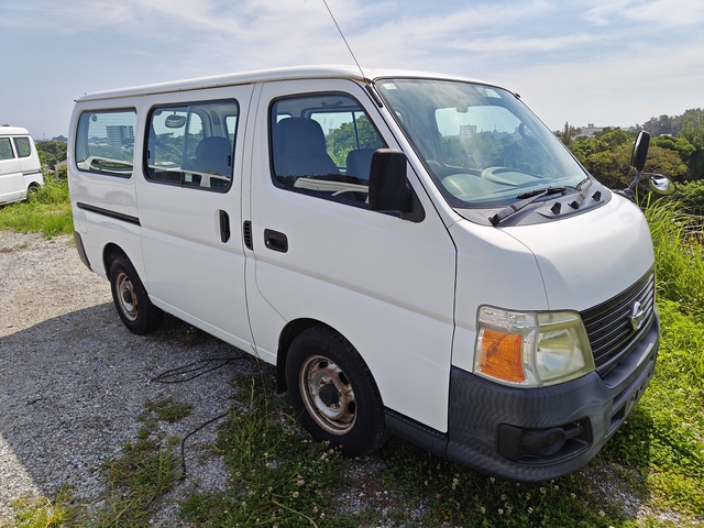 2012 年 Nissan Caravan Passenger Van