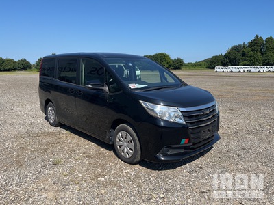 Toyota NOAH Minivan