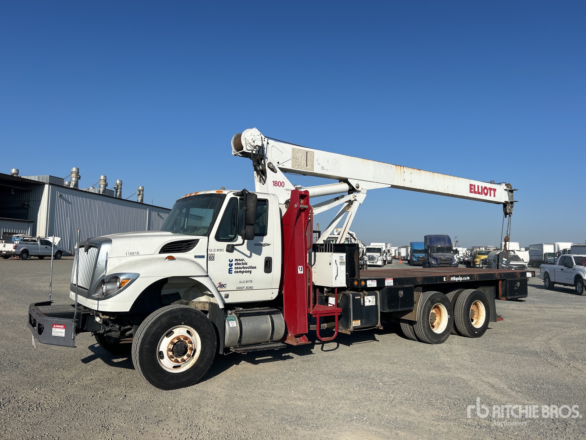 2011 Elliott 1870F 36000 lb Straight Boom on 2012 International 7500 6x4 Crane Truck