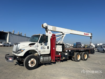 2011 Elliott 1870F 36000 lb Straight Boom on 2012 International 7500 6x4 Kranwägen