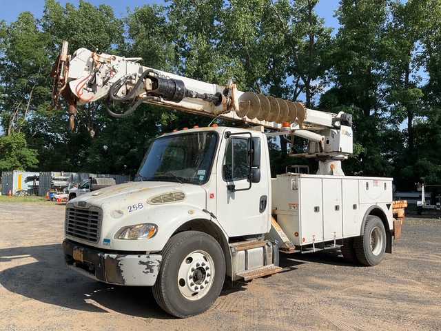 2014 Altec DC47 TR on 2014 Freightliner M2 106 4x2 Digger Derrick Truck