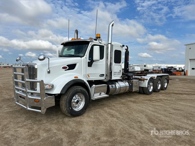 2020 Peterbilt 567 8x6 Sleeper Hook Truck