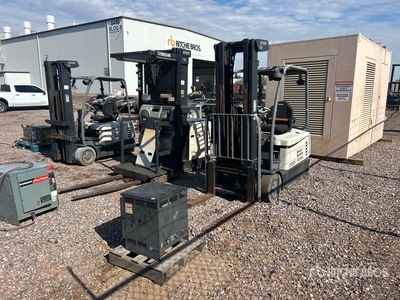2015 Crown SC5200 3250 lb Electric Forklift (Inoperable)