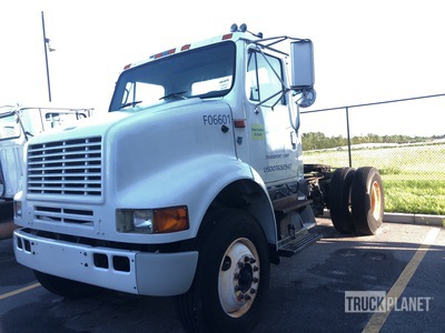 1999 International 8100 4x2 S/A Day Cab Truck Tractor