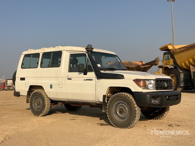 2018 Toyota Land Cruiser 78R 4x4 Vehiculo todoterreno
