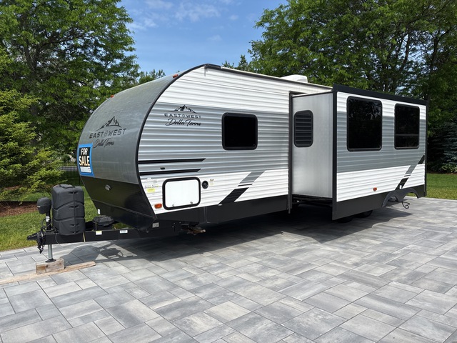 2022 Forest River Della Terra 30 ft T/A Travel Trailer
