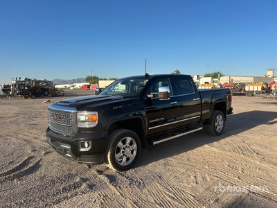 2018 GMC Sierra 2500HD Denali 4x4 Crew Cab بيك اب