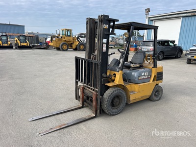1995 Cat GP25LP 4400 lb Pneumatic Tire Forklift