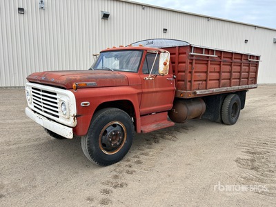 Ford 600 4x2 Ciężarówka do przewozu zboża