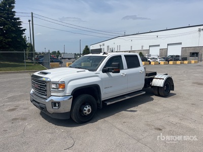 2017 GMC 3500HD 4x4 Crew Cab Cab and Chassis