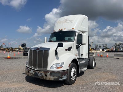 2016 Peterbilt 579 4x2 S/A Day Cab Truck Tractor