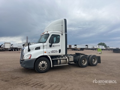 2016 Freightliner Cascadia 113 6x4 T/A Day Cab Truck Tractor