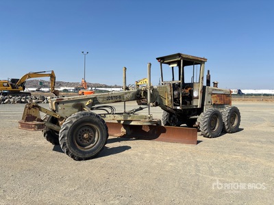 1979 John Deere 670A モーターグレーダー