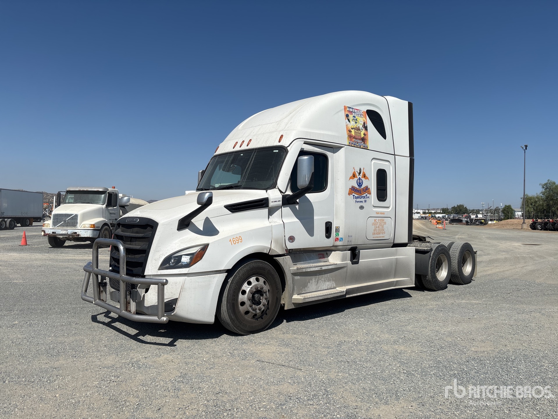 2022 Freightliner Cascadia 126 6x4 T/A Sleeper Truck Tractor