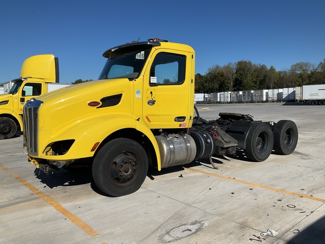 2020 Peterbilt 579 6x4 T/A Day Cab Truck Tractor (Inoperable)