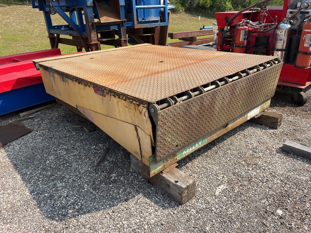 Kelly Hydraulic Loading Dock Plate