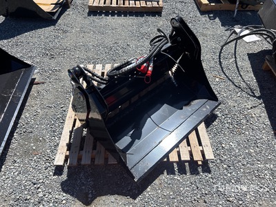 2025 GIYI GY-XKH39F 39 in Multi-Purpose Mini Skid Steer Bucket (Unused)