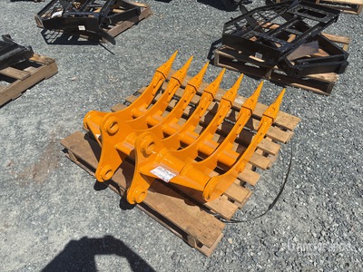 2025 GIYI 32 in Excavator Rake - Fits Cat 305 (Unused)