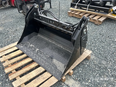 2025 GIYI GY-XKH39F 39 in Multi-Purpose Mini Skid Steer Bucket (Unused)