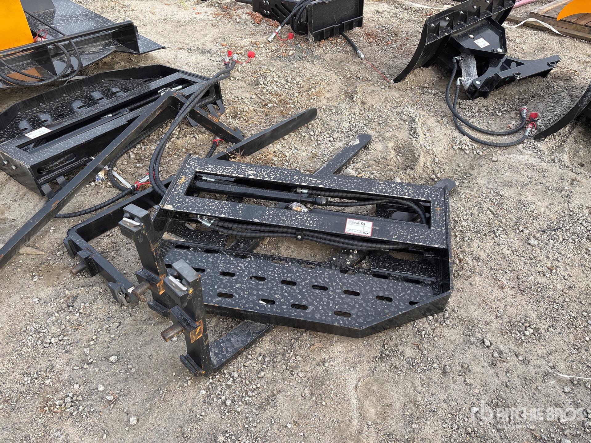 2025 GIYI GY D-CYHC Side Shift Skid Steer Forks (Unused)
